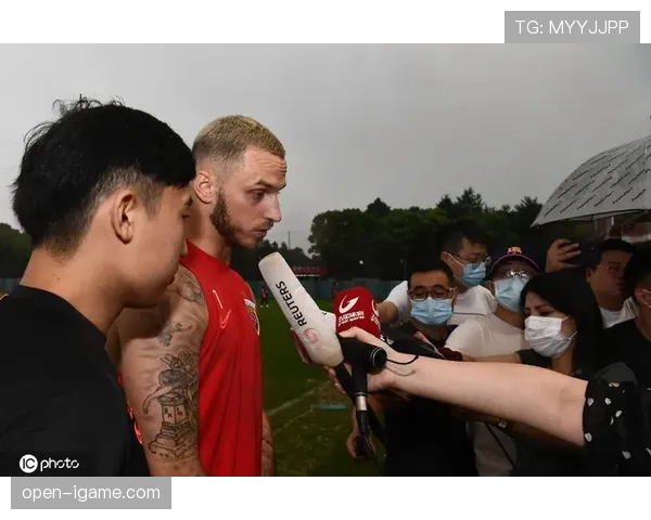 阿瑙托维奇关键建功助球队逆转取胜，传奇风采闪耀赛场