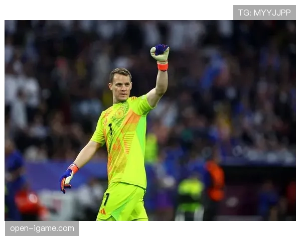 诺伊尔职业生涯辉煌成就持续引发关注