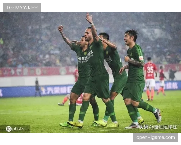 雷恩中路渗透火力全开，战术革新助推球队豪取连胜