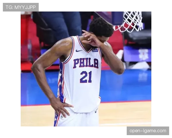 班·西蒙斯突破吸引防守拉开空间 提升76人挡拆效率